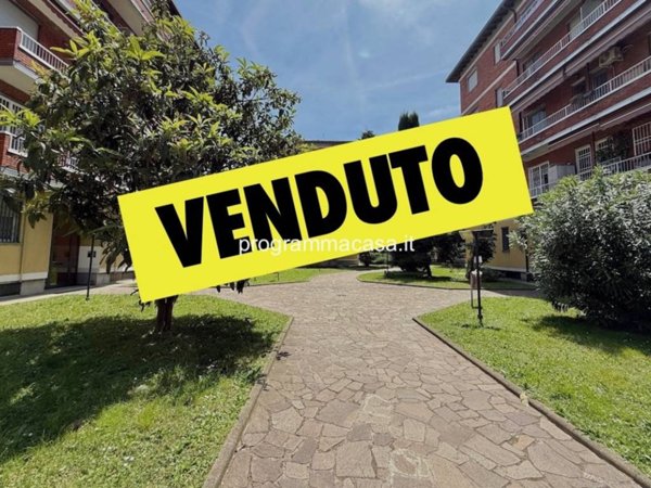 appartamento in vendita a Segrate in zona Redecesio