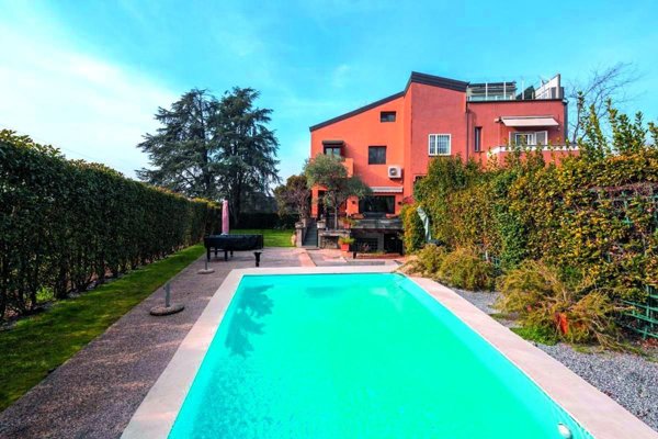 casa indipendente in vendita a Segrate in zona Milano San Felice