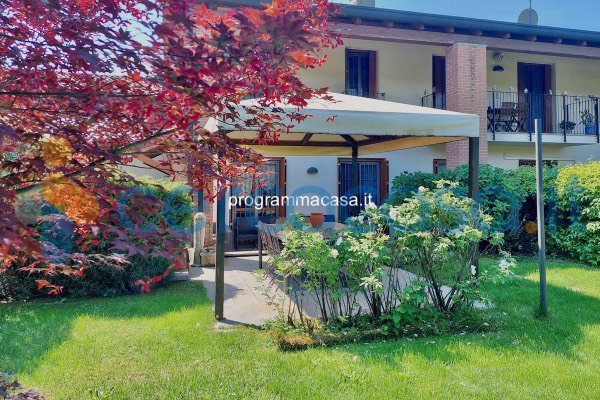 casa indipendente in vendita a Segrate