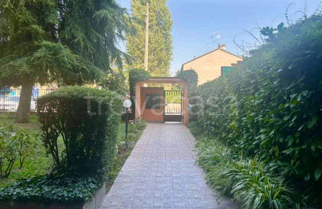 appartamento in vendita a Segrate in zona Redecesio