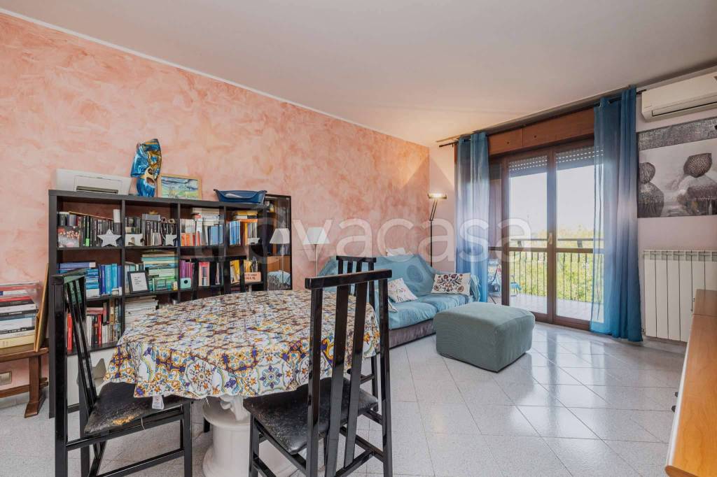 appartamento in vendita a Segrate in zona Redecesio