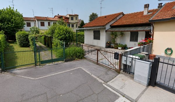 casa indipendente in vendita a Segrate