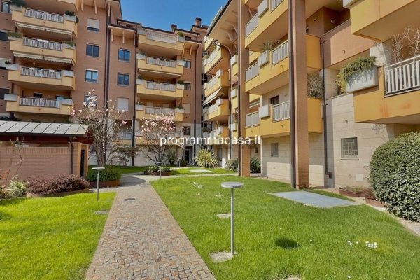 appartamento in vendita a Segrate in zona Rovagnasco