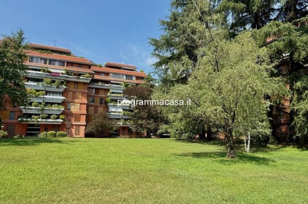 appartamento in vendita a Segrate in zona Milano 2
