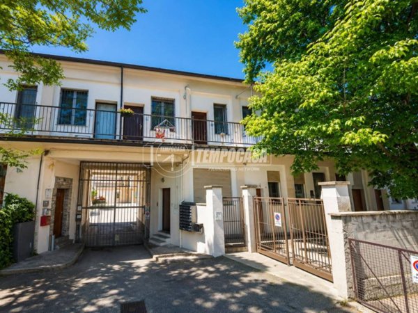 appartamento in vendita a Segrate in zona Rovagnasco