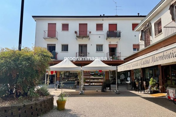 appartamento in vendita a Segrate in zona Rovagnasco