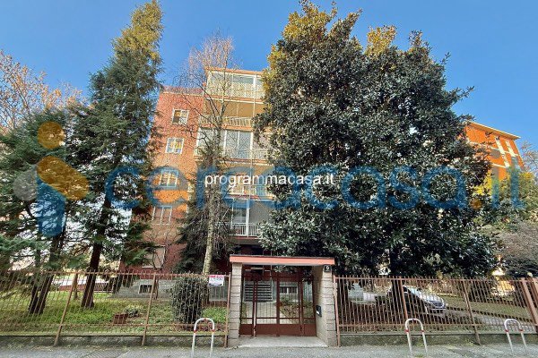 appartamento in vendita a Segrate in zona Redecesio