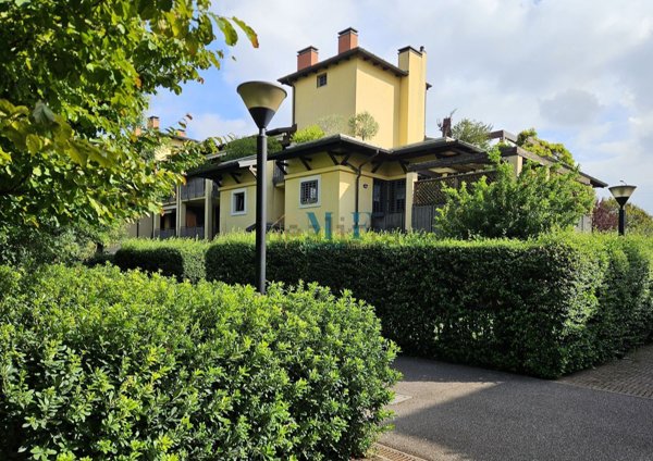 appartamento in vendita a Segrate in zona Rovagnasco