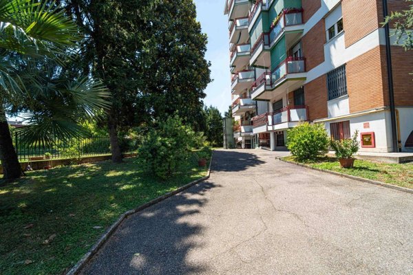 appartamento in vendita a Segrate in zona Rovagnasco