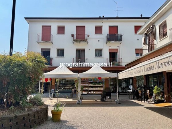 appartamento in vendita a Segrate in zona Rovagnasco