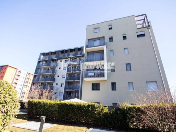 appartamento in vendita a Segrate in zona Redecesio