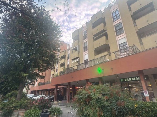 appartamento in vendita a Segrate in zona Redecesio