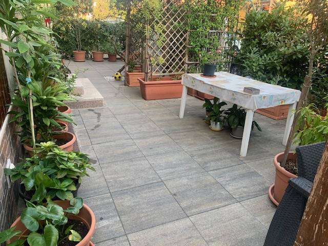 appartamento in vendita a Segrate in zona Rovagnasco