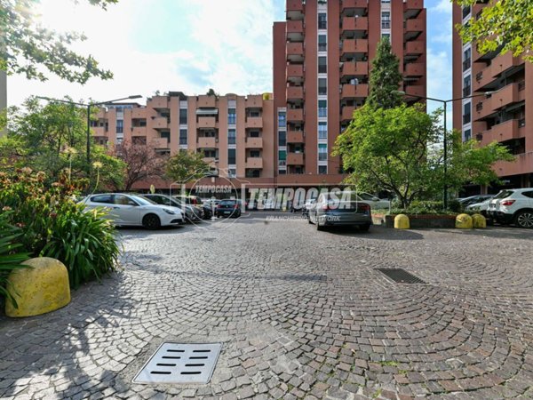 appartamento in vendita a Segrate in zona Redecesio