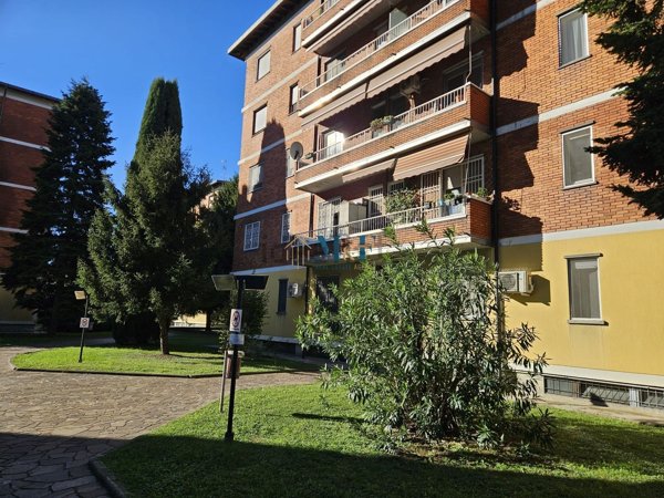 appartamento in vendita a Segrate in zona Redecesio