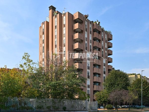 appartamento in vendita a Segrate in zona Redecesio