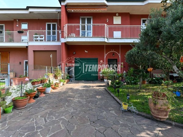 casa indipendente in vendita a Segrate