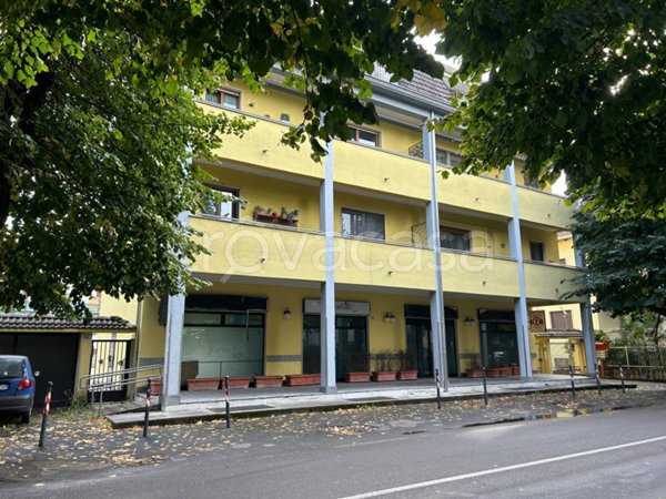 negozio in vendita a Senago