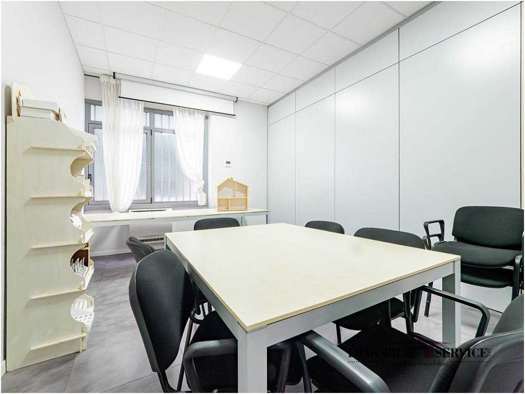 ufficio in vendita a Senago