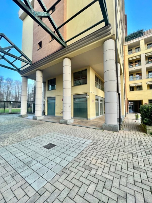 negozio in vendita a Senago
