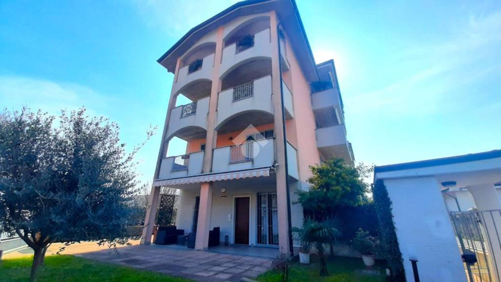 appartamento in vendita a Senago