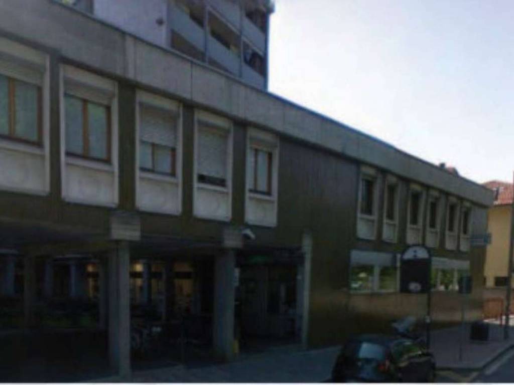 ufficio in vendita a Senago