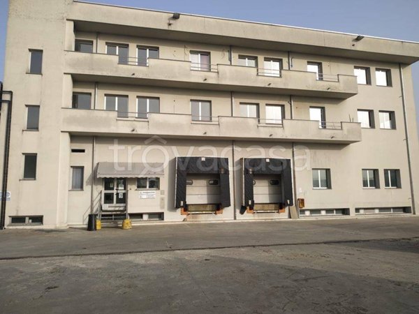 capannone in vendita a Senago