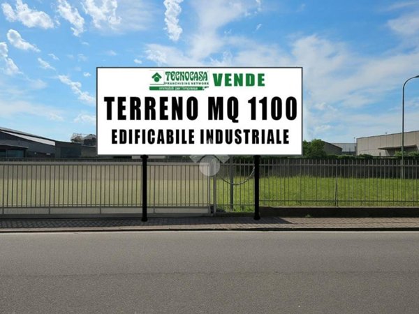terreno edificabile in vendita a Senago
