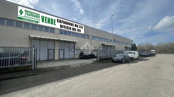 ufficio in vendita a Senago