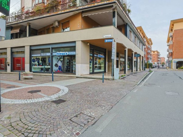 negozio in vendita a Senago