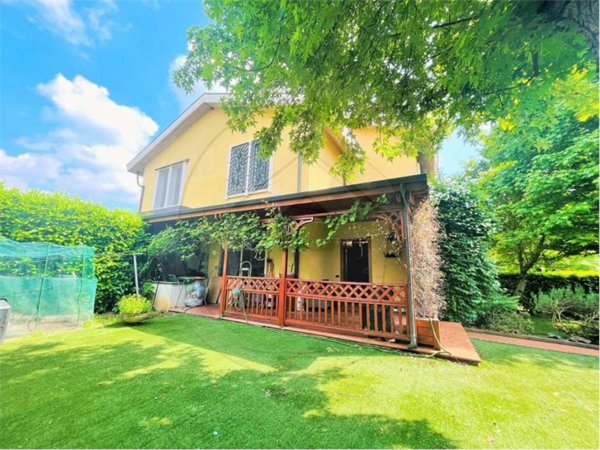 casa indipendente in vendita a Senago