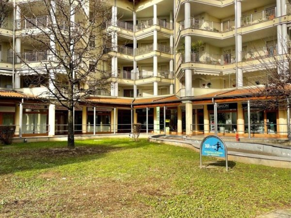 negozio in vendita a Senago