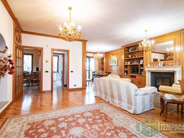 casa indipendente in vendita a Senago