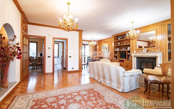 casa indipendente in vendita a Senago