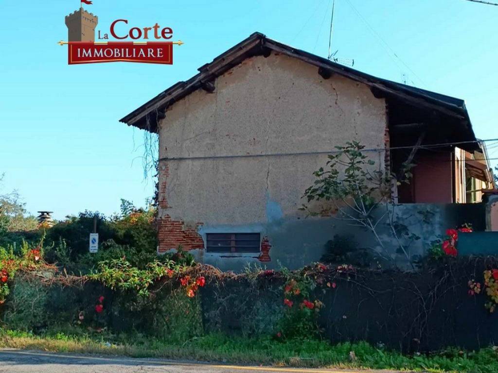 locale commerciale in vendita a Senago