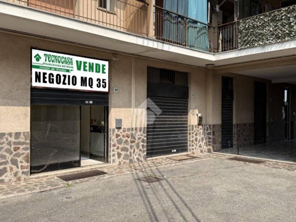 negozio in vendita a Senago