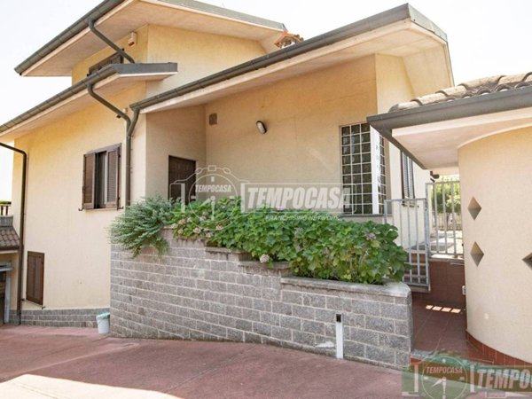 casa indipendente in vendita a Senago