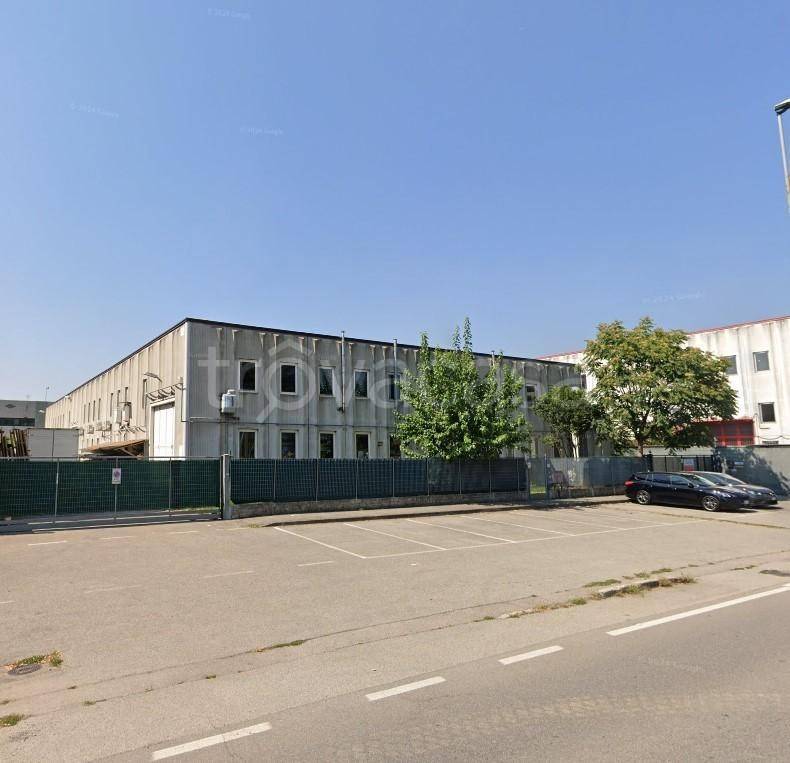 capannone in vendita a Senago