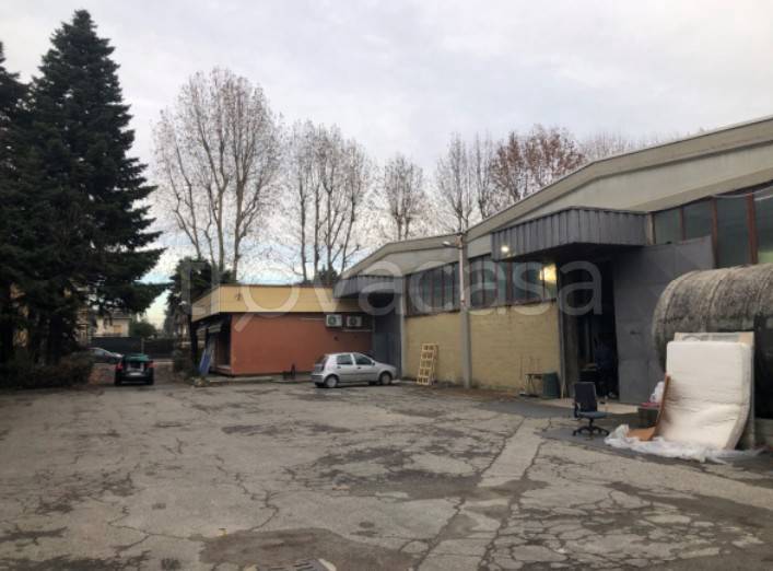 capannone in vendita a Senago