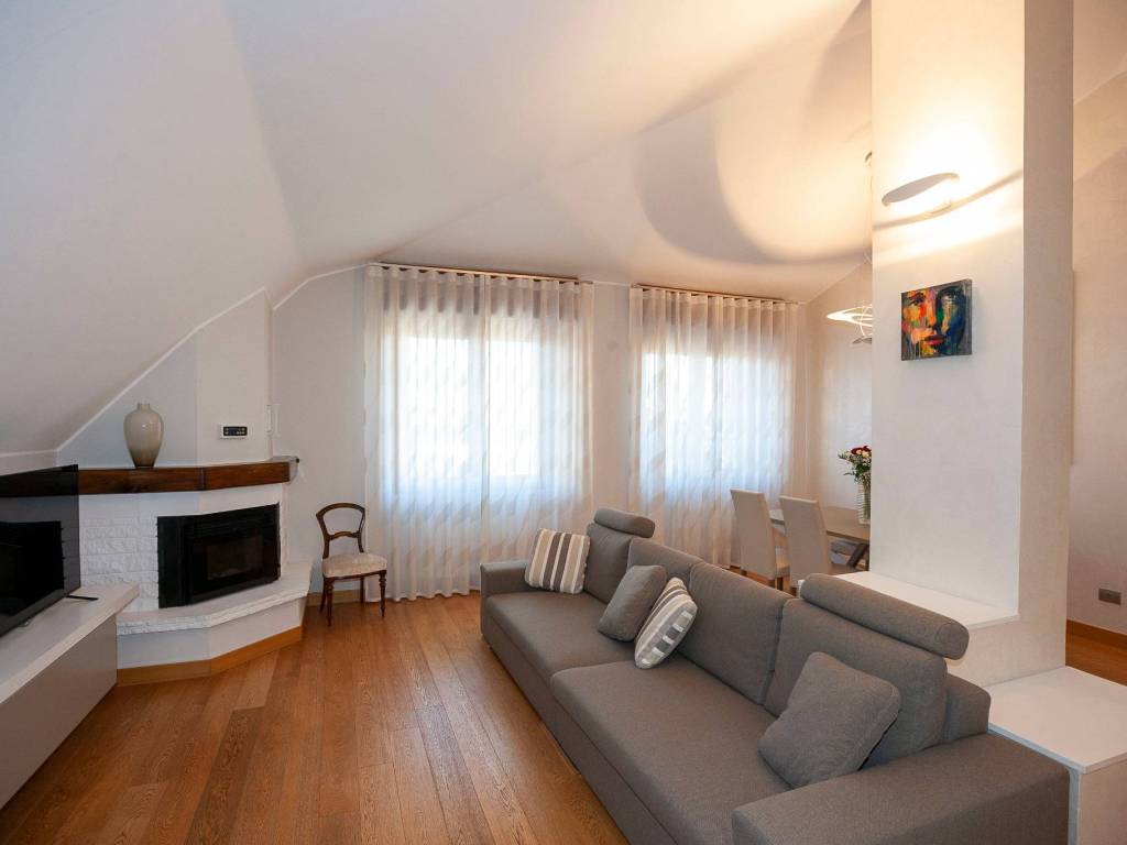 casa indipendente in vendita a Senago