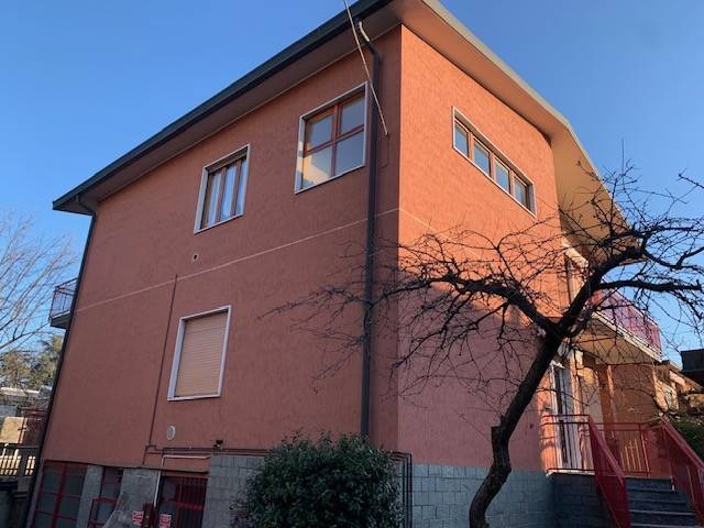 casa indipendente in vendita a Senago
