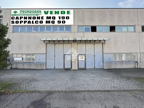 locale commerciale in vendita a Senago