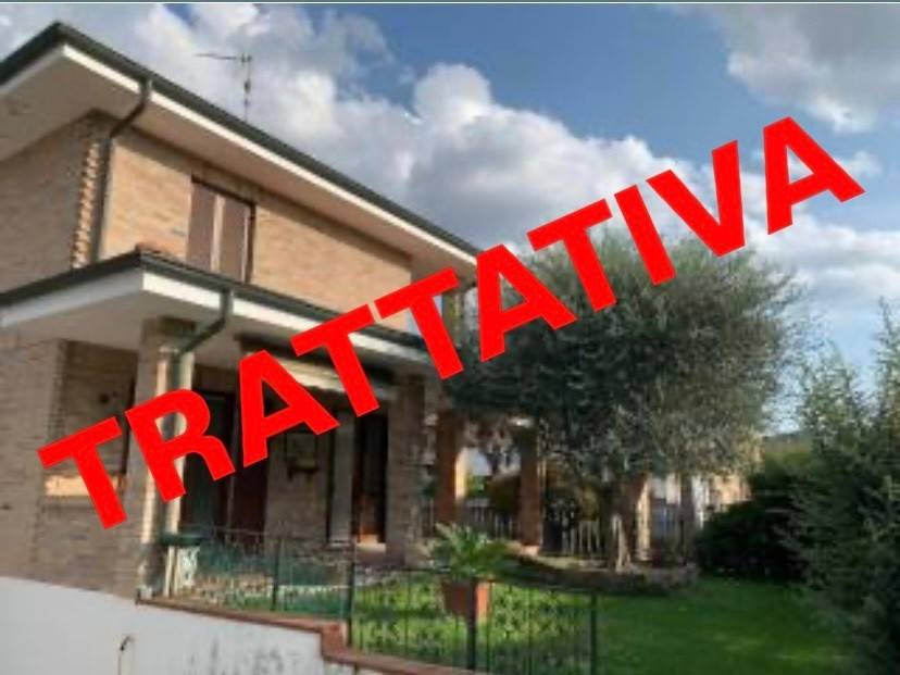 casa indipendente in vendita a Senago