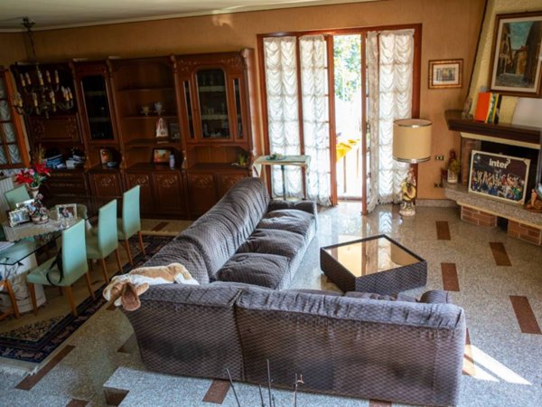 casa indipendente in vendita a Senago