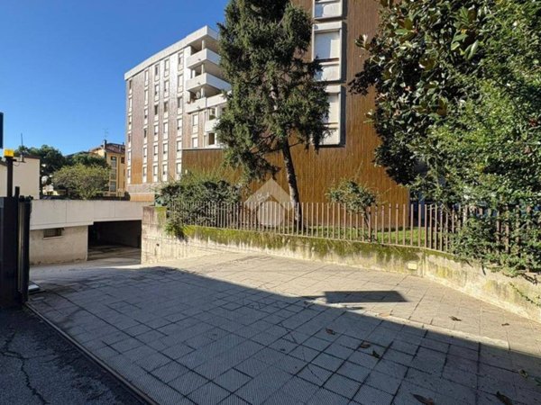 casa indipendente in vendita a Senago