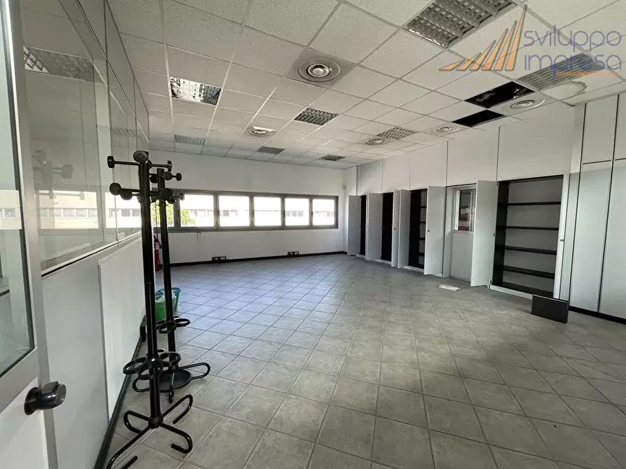 capannone in vendita a Senago