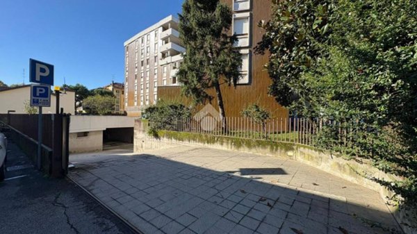 casa indipendente in vendita a Senago