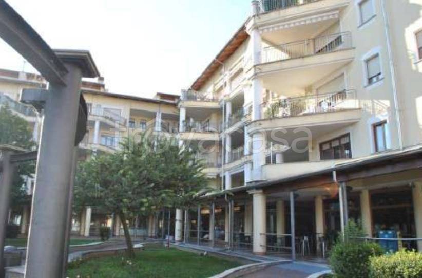 negozio in vendita a Senago