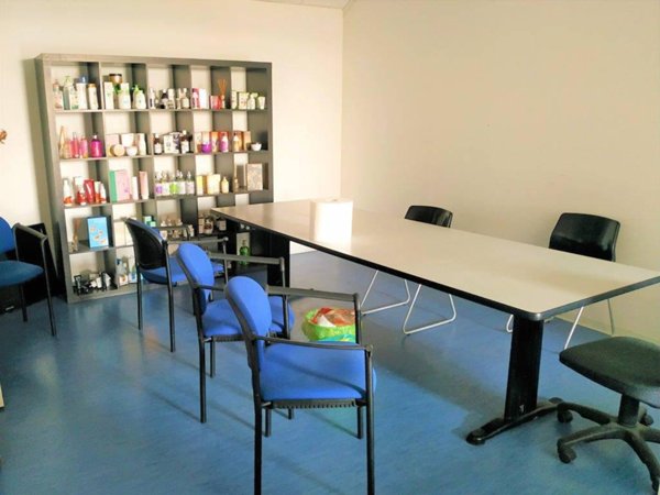 capannone in vendita a Senago