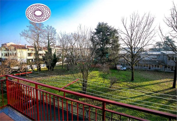 casa indipendente in vendita a Senago